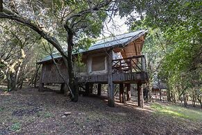 Sentrim Mara Game Lodge