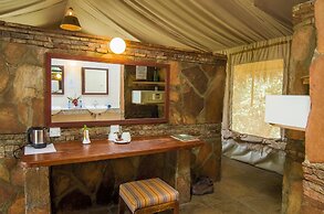 Sentrim Mara Game Lodge