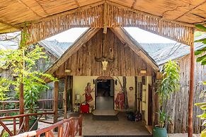 Sentrim Mara Game Lodge