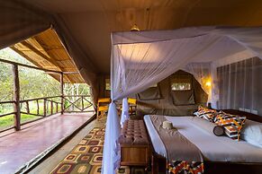 Sentrim Mara Game Lodge