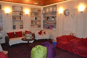 Twin Trees Hotel