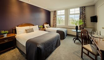 Twin Trees Hotel