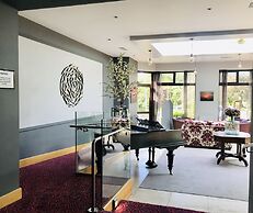 Twin Trees Hotel
