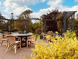 Twin Trees Hotel