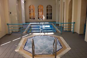 Twin Trees Hotel