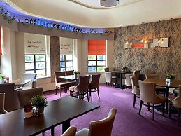 Twin Trees Hotel