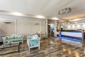 Silver Bay Hotel