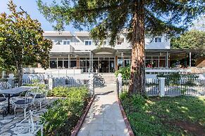 Silver Bay Hotel