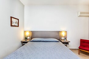 Silver Bay Hotel