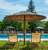 Silver Bay Hotel