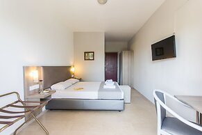 Silver Bay Hotel