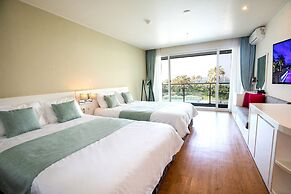 The Four Graces Resort