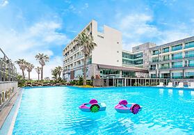 The Four Graces Resort