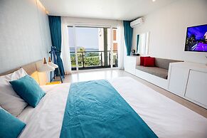The Four Graces Resort