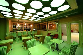 Hotel Hedonic