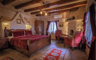 Maccan Cave Hotel