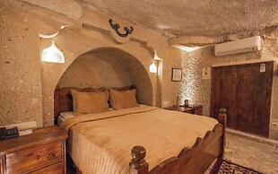 Maccan Cave Hotel