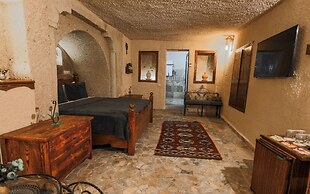 Maccan Cave Hotel