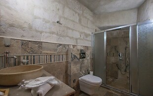 Maccan Cave Hotel