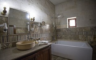 Maccan Cave Hotel