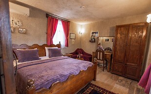 Maccan Cave Hotel