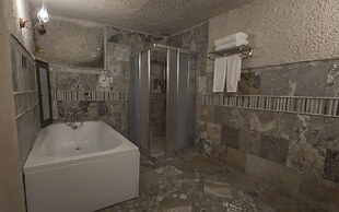Maccan Cave Hotel