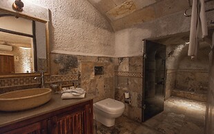 Maccan Cave Hotel
