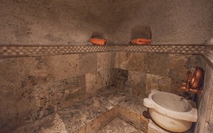 Maccan Cave Hotel
