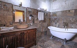 Maccan Cave Hotel