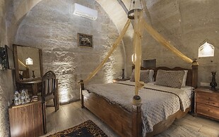 Maccan Cave Hotel
