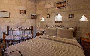 Maccan Cave Hotel