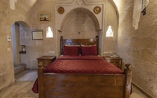Maccan Cave Hotel
