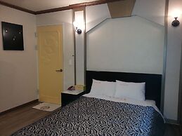 Island Motel