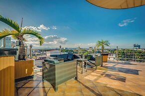Fields Plaza Hotel