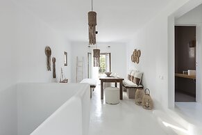 Amalgam Homes Paros