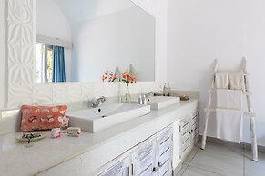 Chale Island Resort