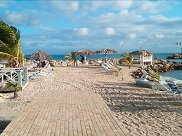 Northshore Seaside Suites