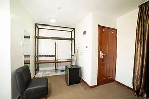 67 Airport Hotel