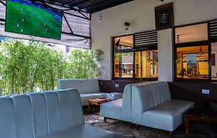 67 Airport Hotel
