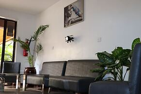 67 Airport Hotel