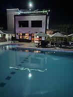67 Airport Hotel