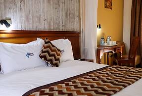 67 Airport Hotel
