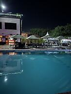 67 Airport Hotel