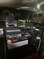 67 Airport Hotel