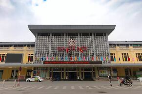 Van Mieu Hotel