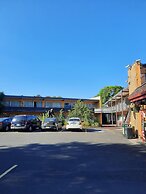 Longview Inn