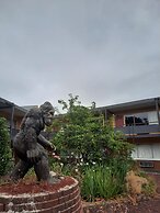 Longview Inn