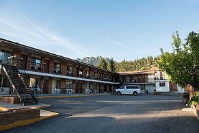 Radium Park Lodge