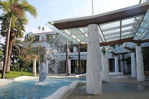 Shangrila Boutique Hotel