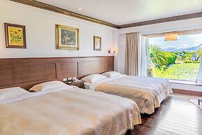 Shangrila Boutique Hotel